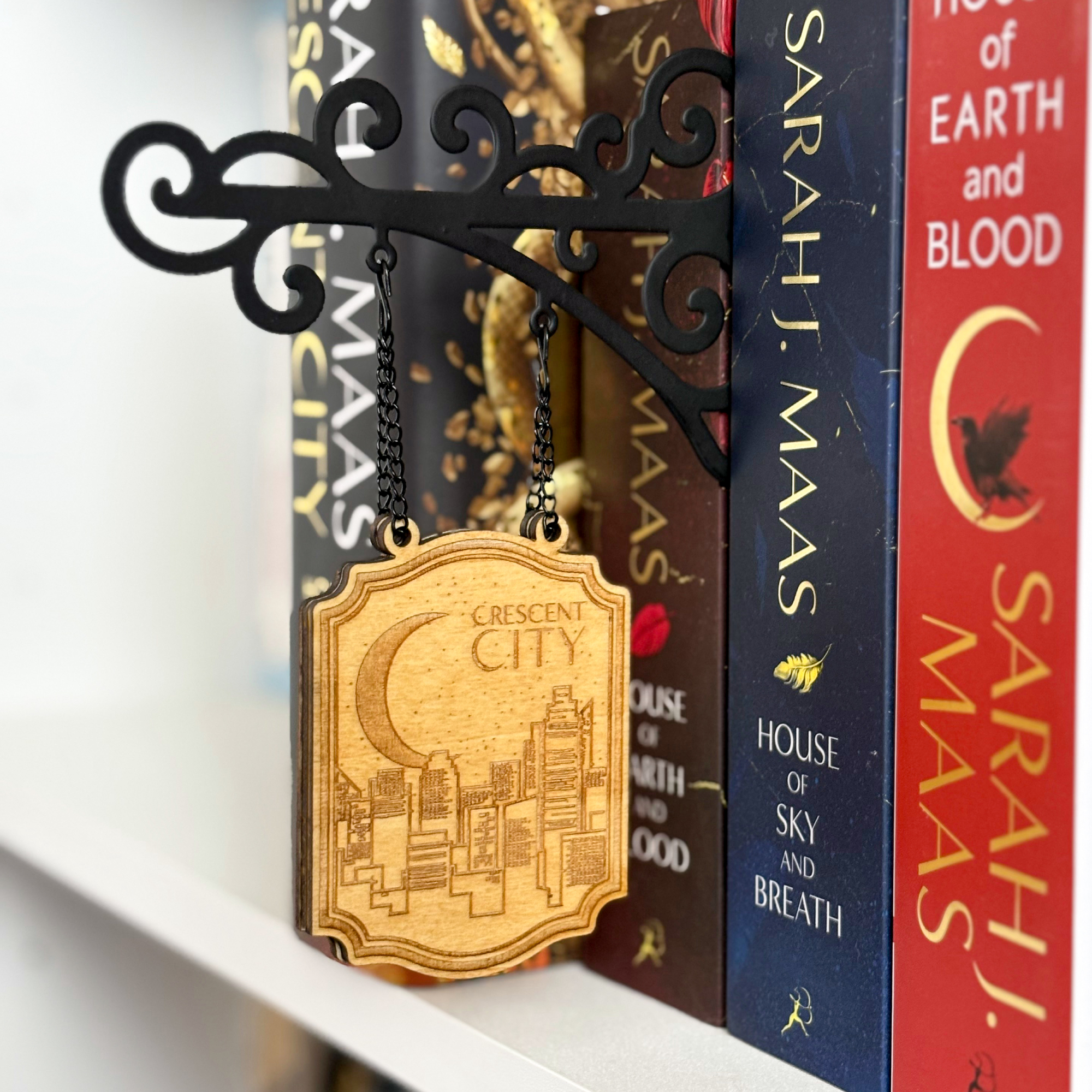 Crescent City shelf